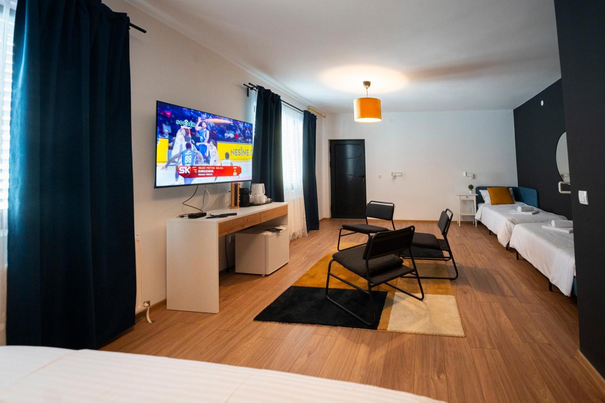 Cozy Nook B&B - Free Private Parking 노비사드 외부 사진